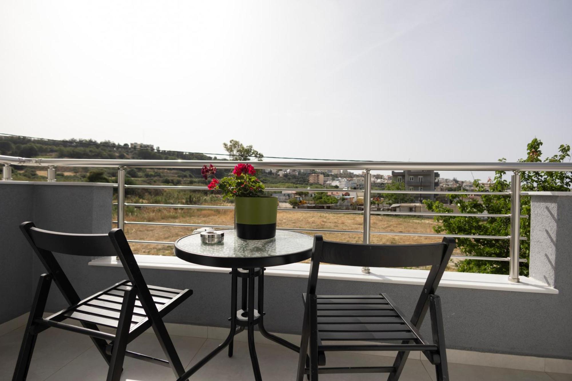 The Skyline Escape Apartment Heraklion  Bagian luar foto